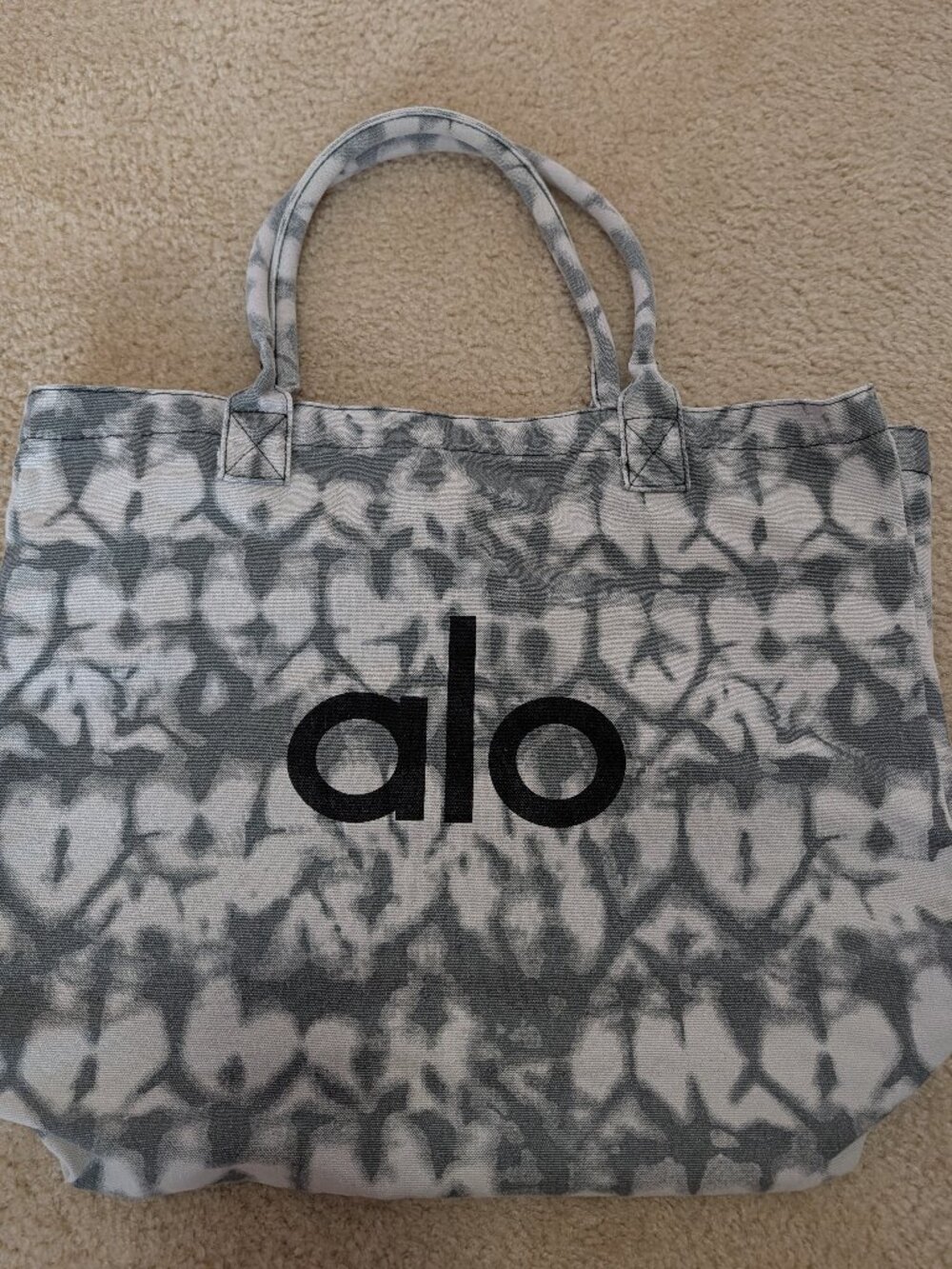 Alo Yoga Tie-Dye Tote Bag- Greyscale Tie-Dye